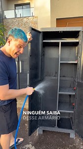Já imaginou um armário que pode ficar no sol e na chuva? Feito de resina plástica, esses armários da Keter são super resistentes, sem nenhuma parte metálica que possa oxidar. Eles unem funcionalidade com o design que a gente amou. Perfeitos para a área externa, lavanderia ou locais que podem molhar na casa — e podem até ficar do lado de fora. A gente tem cupom de desconto no site da Keter: LARCABRAL garante 5% off. Agora já me conta se você conhecia esse tipo de armário que pode ficar até do lad