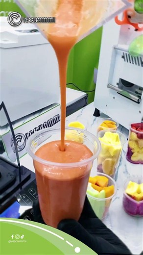 MÁQUINA DE HIELO CON DISPENSADOR DE AGUA FRÍA Y CALIENTE
