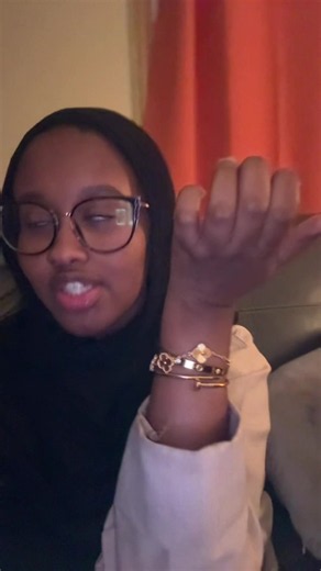 Love Island USA Season 8: Signs of Sincere Hand Gestures When Lying