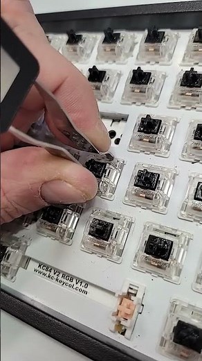 Properly remove switch from hot swap socket mechanical keyboard