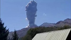 Alert issued in Chile as volcano spews 10,000 ft plume of ash