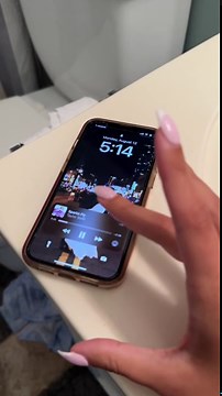 Mute Challenge – Hilarious Shower Singing Fun