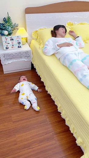 Baby Crib Assembly Tips and Cute Baby Interactions
