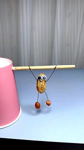 Use peanuts to make fun handicrafts for children, come and try it #kindergartenhandicraft #handmadediy #turnwasteintotreasure #parentchild #handicraft #creative #handicraft paper craft ideas | paper craft ideas