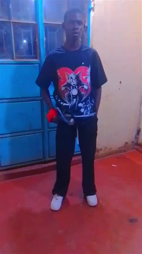kasmoll (@kaymoves1)’s videos with original sound - 🅚🅔🅝 🔥🅜🅞🅥🅔🅢👌