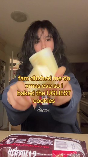 these cookies look like poo. never let me in the kitchen for a meal but i can still cook up storm