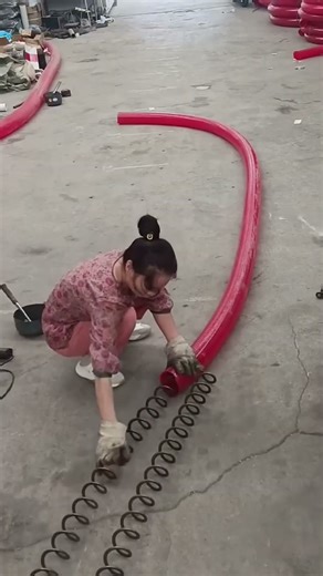 Intelligent Method for Installing Twisted Suction Pipes