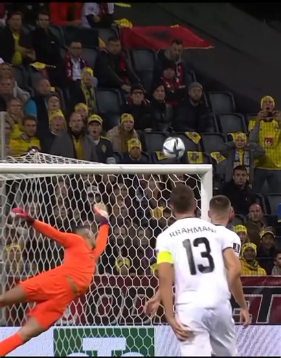 Alexander Isak on international duty. What a substantial impact 👏 😳( 🇸🇪 Sweden)strikers are showing talent | Is Robert