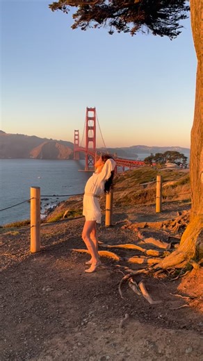 Mimi Li on Instagram: "Comment “Guide” and I will send you all the info to earn in the online space with high income skills and digital products. It’s one of the most beginner friendly online business models there is. All you need is: The internet 🛜 A phone 📲 A laptop 💻 Access to DWA, an entire step by step program to teach how to make money with digital products These digital products, typically courses, come with master resell rights, so you can resell them for 100% profit! These courses ar