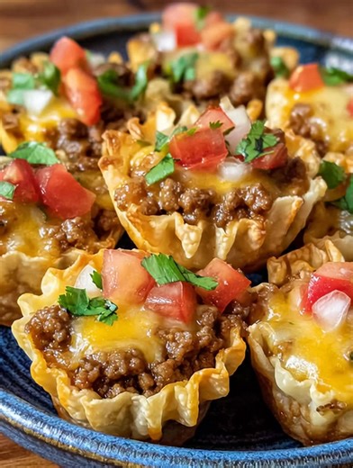16K views · 193 reactions |  Taco Ranch Bites Mini crispy shells filled with cheesy taco beef and a hint of ranch—perfect for party snacking. Yield: 24 bites | Temp: 375°F (190°C) | Time: 20 minutes Key Ingredients First: 1 lb ground beef 1 packet taco seasoning 1 tbsp ranch seasoning mix 1 cup shredded cheddar cheese ................................. Full Recipe in First Cօʍʍеոτ  | Healthycutmeals by Claire | Facebook