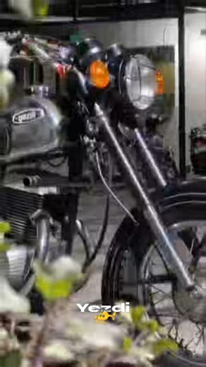 Nandesh Tattu on Instagram: "Yezdi classic 250"