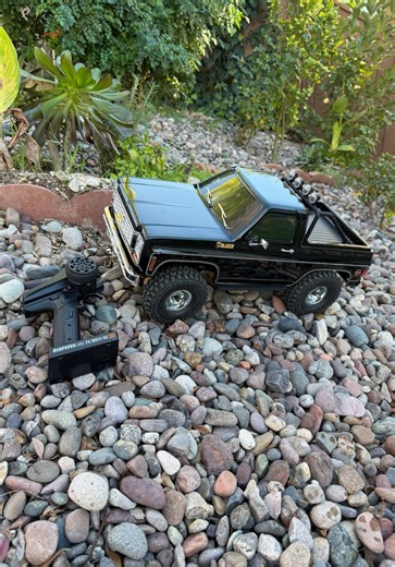 FMS 1/10 RC Crawler FCX10 Chevy K5 Blazer RS (does not come with Charger and battery) RC Car Officially Licensed Car Model RC Pickup Truck Hobby RC Offroad Rock Truck DIG/4WD/FWD 11CH 2.4GHz Remote Control Car for Adults Included Gifts. #luskywatcher #tiktokshop #giftidea #musthave #rc