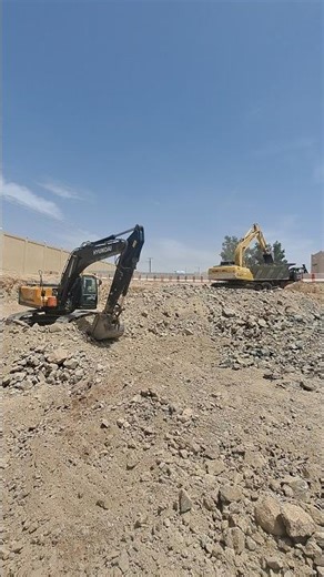 hyundai V/S sumitomo excavator #shorts #ytshorts #bigmachinechannel