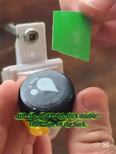 Plug Holder with Bottle Cap | Easy Home Life Hack