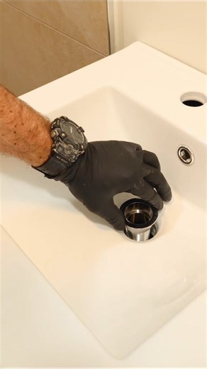 Plumber pro | Pop down sink outlet water line waste installing 🧑‍🔧 . . . #plumbing #plumber #dıy #trick #plumbingtips | Instagram
