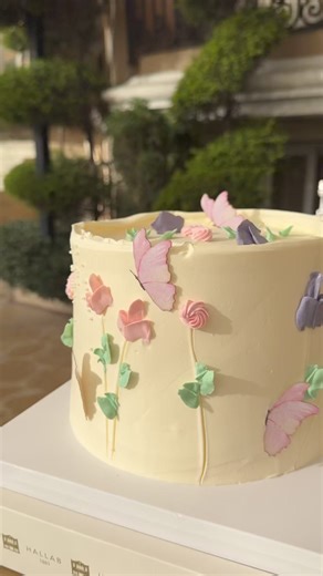 Make mother’s day bloom!😍🌸This Purple Spring cake is the sweetest way to show you care🤗 #ARHallab1881 #HappyMothersDay #MothersDay | Abdul Rahman Hallab & Sons