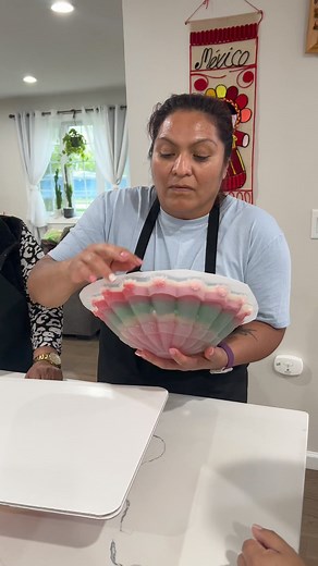 39M views · 1.5M reactions | ESTÁ SÁBADO 17 DE AGOSTO ES NUESTRA CLASE PRESIDENCIAL DE GELATINAS ARTÍSTICA 3D PRINCESA CON GELAPALETAS Y FLORES  LLÁMANOS PARA REGISTRAR 929-404-3013 DONDE EN HACKETTSTOWN NJ 07840 TODAVÍA TENEMOS CUPO DISPONIBLE BENDICIONES DE LO ALTO 殺@seguidores | New York Yolis Jellys | Facebook