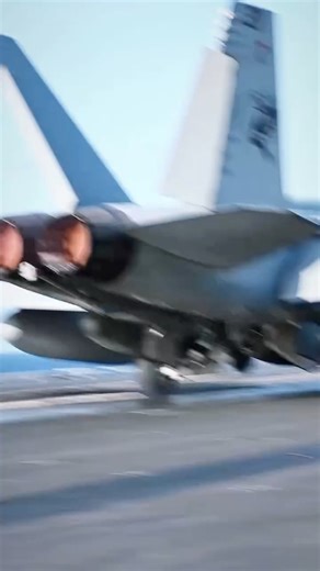 U.S. Navy F-18 Take Off from an Aircraft Carrier | 🎥 by U.S. Navy | #F18 #AircraftCarrier #FlyNavy 🇺🇸 | World Of Fighter Jets