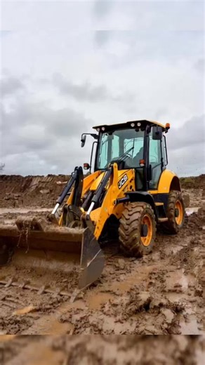 Construction Vehicles | JCB Stock Stunt in Action | Extreme Power of Heavy Machinery 💥🌎🚜 #JCB #JCBMachine #JCBStunt #HeavyMachinery #MachinePower #ExtremeStunt... | Instagram