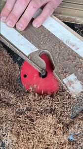 Our 4 Hook Flower Pot Hanger Template Lets You Easily Make Fun Spring Decor #woodworking #diy