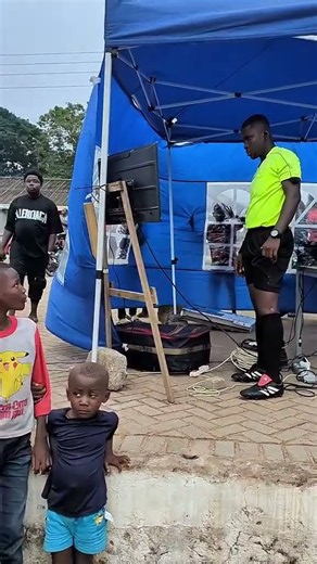 Toàn camera chạy bằng cơm đang nhòm thử không liêm xem #shorts #funnysports