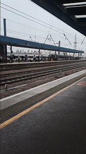 Northern Class 333 arrives at Doncaster