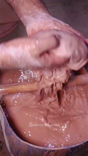 Manufacturing Commode/Toilet Seat in Factory