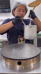 เครปพี่ตี่สี่แยก | เตาร้อนลงแป้ง #เครปพี่ตี่สี่แยก | Instagram