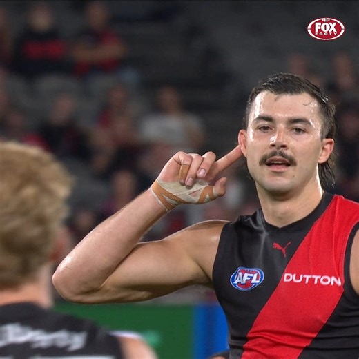 "Quiet down, he says!" Sam Draper is a traditionalist's nightmare 😆 He pulls out the snap from long range again, despite Essendon fans' protests! MORE >> bit.ly/43oA3lb | FOX Footy