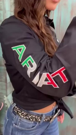 Stylish Ariat Logo Shirts: Embrace Vaquerita Vibes