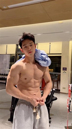 Handsome Young Muscle boy #musclebuliding #bodybuilding #gymworkout #fitness #gym #workout #hunk