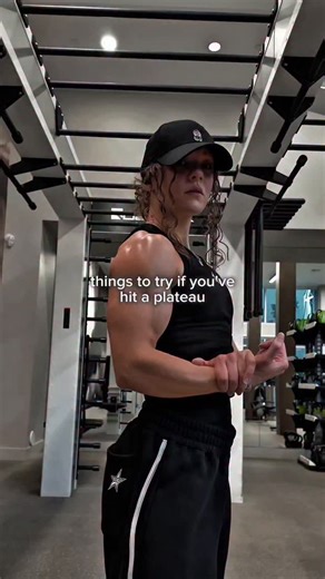 Kris on Instagram: "tempo refers to the speed at which you're performing the eccentric, isometric, & concentric phases of the exercise. different tempos have different benefits. my favorites, for example, are 4/2/1 and 2/0/2"