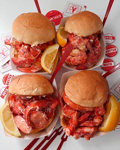🦞 Hello, gorgeous— @theclamshack is on SALE! 🦞 @theclamshack, the Kennebunkport, Maine, icon since 1968, is now on sale & shipping nationwide! The famed lobster establishment draws long lines of visitors from around the world for their legendary lobster rolls, piled with super-fresh lobster on a signature round bun, finished with a squeeze of lemon and either a smear of mayo or a drizzle of butter (Our pick? Both!) Tap the Link to skip the line and have these beauties delivered straight to you