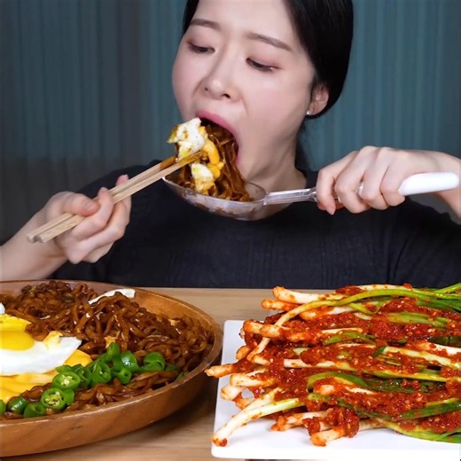 Spicy Black Bean Noodles Mukbang 🍜🔥 | Green Onion, Kimchi & Fried Egg Feast