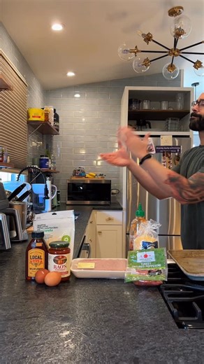 Lou Cellini | Fat Loss & Mindset Coach | Does it Slap or Is it CHEEKS (Ep. 9) This one had me at a loss for words… High protein, delicious, and Italian American Approved 🤌🏽🇮🇹... | Instagram