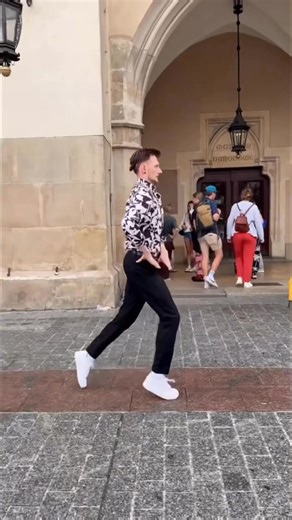 716K views · 21K reactions | Who did the moonwalk better? #moonwalker #moonwalk #viralreelschallenge #michaeljackson #moonwalkers #performance #dancereels #dancechallenge #dance | Dancer Precious | Facebook