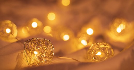 Bei einer Lichterkette den Timer einstellen: Das müssen Sie tun