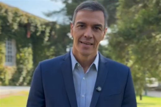 Video de Pedro Sánchez para felicitar la Fiesta Nacional sin una sola bandera española - SevillaInfo