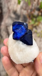 💎 Lazurite on Calcite 💎 An eye-catching Lazurite crystal beautifully perched on a contrasting white calcite matrix. The specimen displays an intense deep cobalt-blue color with strong saturation and a bold, sculptural presence—highly desirable for collectors of classic mineral aesthetics. ✨ Rich royal-blue Lazurite ✨ Strong color contrast with calcite ✨ Natural, unenhanced specimen ✨ Display-worthy collector piece 📍 Origin: Afghanistan 📦 Availability: Inquire 📩 DM for price & details 🌍 Wor