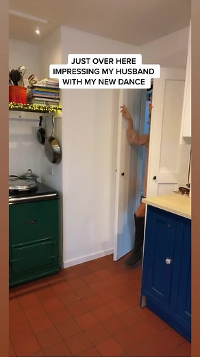 1.5M views · 10K reactions | What a lucky guy! 藍 #schittscreek #husbandandwifeteam #funnyreel #fyp | Amy-Jo Simpson | Facebook