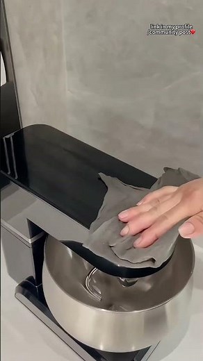 OMG, this magic cloth is a game-changer! Just wet it, wring it, and watch it leave glass spotless! ✨