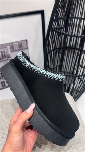 1.6K views · 306 reactions | Papuci Barney ❤️ | dEpurtat.ro | Facebook