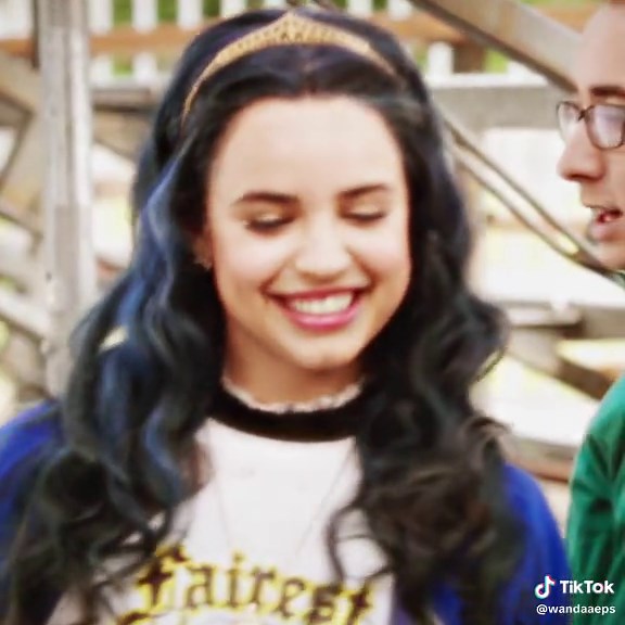 brat -presets: mine and evq3ap -cc: mine -ac: @editvmmqaudios - #wandaaeps #descendants #evie #eviedescendants #foryoupage #fyp #edit #viral #disneyedit scp: jcqscenes