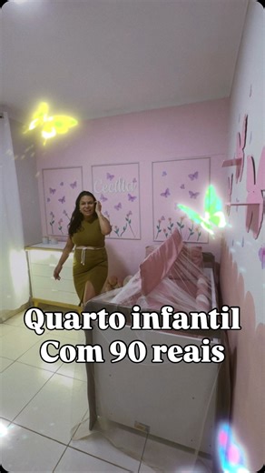 Clea Amaral on Instagram: "✨ Transformação real, com pouco dinheiro e muito amor ✨ Esse quarto de bebê era só uma parede rosa e móveis mal distribuídos… 💸 Orçamento? Apenas R$ 90,00 🎨 Criatividade? Infinita! Com o resto de tinta que eu já tinha, fiz desenhos delicados na parede (zero gasto!). Usei canaleta de passar fio pra simular um boiserie — baratinha e você encontra em qualquer loja de material de construção. E pra finalizar, prateleiras em formato de borboleta, que além de funcionais, vi
