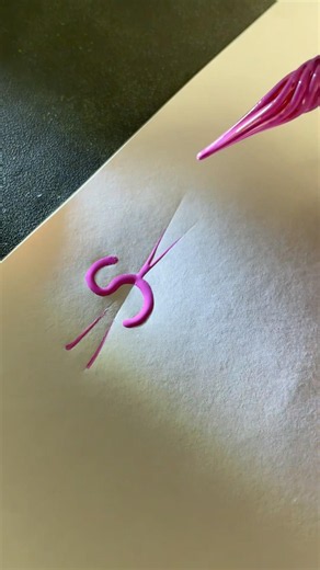 How to sign the letter S? #viral #signature #calligrphylearning #calligraphy