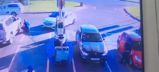 Armed robbery at Engen Bassonia JHB captured on CCTV camera. Crime as a Threat to Road Safety http://shar.es/PuNTm #ArriveAlive #Crime | ArriveAlive.co.za