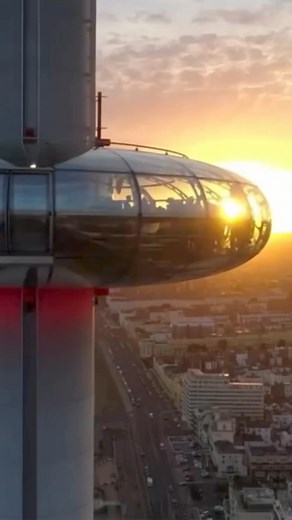 When Fatboy Slim took to the i360 🎶 Hands up who wants to see more events in the sky this summer? 🙌 #brightoni360 #fatboyslim #brightonmusic #brightonandhove #djset | Brighton i360