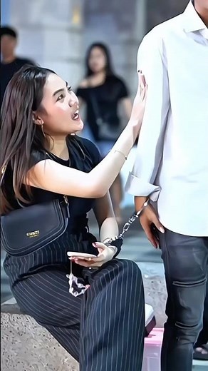 Beautiful girl's handcuff prank 🤣 #funny #shorts #shortvideo #comedy #shortsfeed #prank #handcuffs
