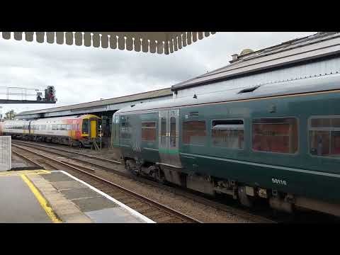 GWR Class 166216 Turbo Arriving into Salisbury The 16th of September 2025