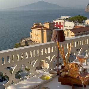 An incredible view for tonight's dinner at Vesuvio Restaurant. Sometimes, it's not just about taste. But about intimacy. | Hotel Mediterraneo Sorrento